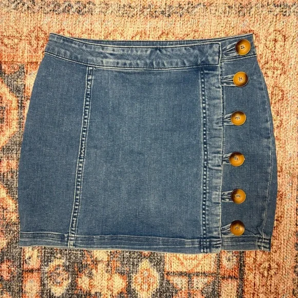 Free People Little Daisies Denim Mini Skirt size 2 - Picture 7 of 11